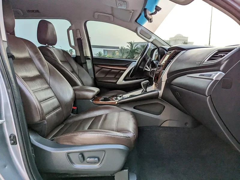 2019 Mitsubishi Montero Sport GLS 4WD Top Line 4 Cylinders Grey Brown SUV