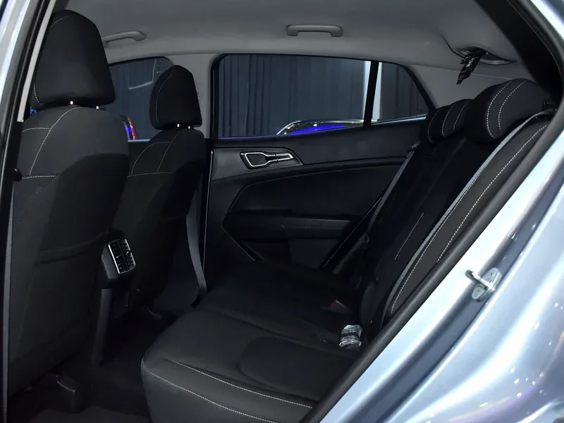 2023 Kia Sportage Mid 4 Cylinder Petrol Engine Silver Black SUV GCC Specs