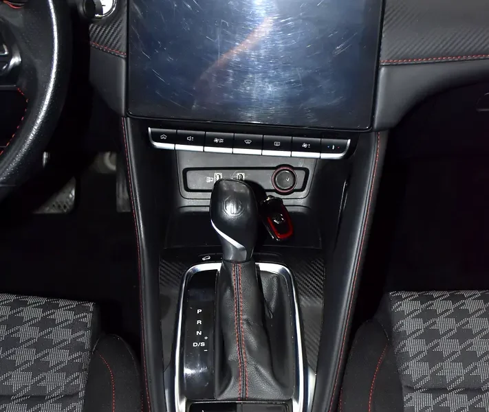 2022 MG ZS Comfort 4 Cylinders Petrol Engine Silver Black Crossover GCC