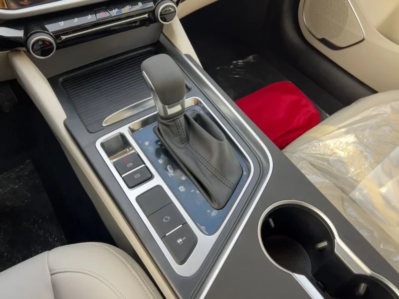 2026 CHERY ARRIZO 5 1.5 Litres 4 Cylinder Petrol Engine Silver Beige Sedan