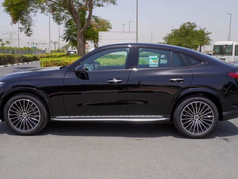 2025 Mercedes-Benz GLC 200 4Matic 2.0 L 4 Cylinders Engine Black Red SUV