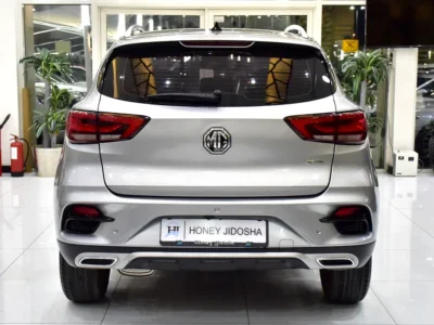 2022 MG ZS Comfort 4 Cylinders Petrol Engine Silver Black Crossover GCC