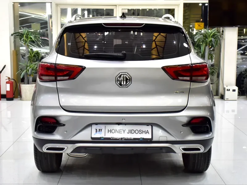 2022 MG ZS Comfort 4 Cylinders Petrol Engine Silver Black Crossover GCC