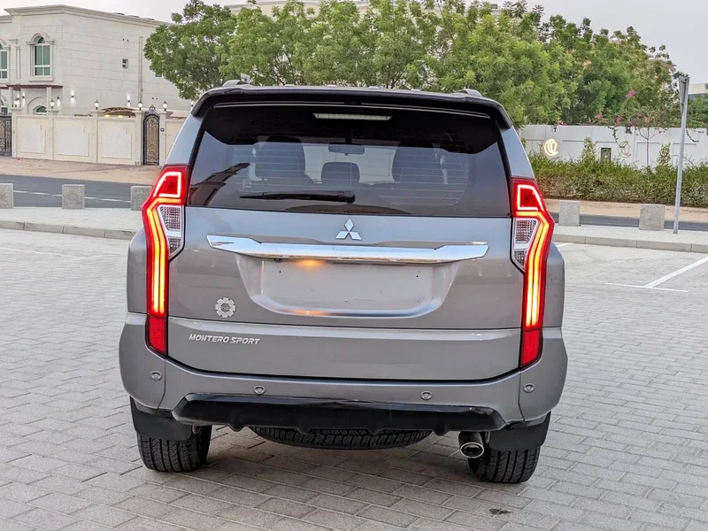 2019 Mitsubishi Montero Sport GLS 4WD Top Line 4 Cylinders Grey Brown SUV