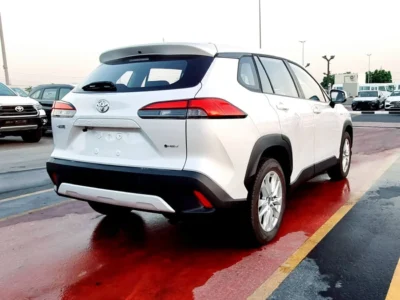 2024 TOYOTA COROLLA CROSS 2.0L HYBRID WITH RADAR 4 Cylinders White Black SUV