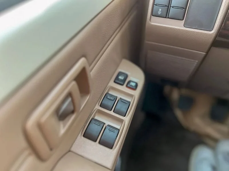 2025 TOYOTA LAND CRUISER PICK UP DOUBLE CABIN 2.8L DIESEL White Beige