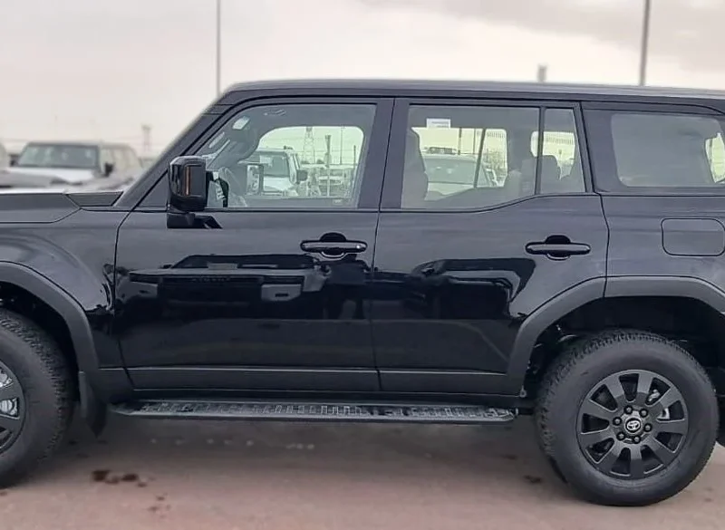 2025 TOYOTA PRADO 2.8L DIESEL LUXURY EDITION 4 Cylinder Engine Black Brown SUV