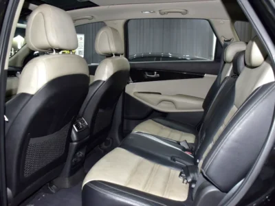 2016 Kia Sorento DLX 6 Cylinders Petrol Engine Black Beige SUV AWD GCC Specs