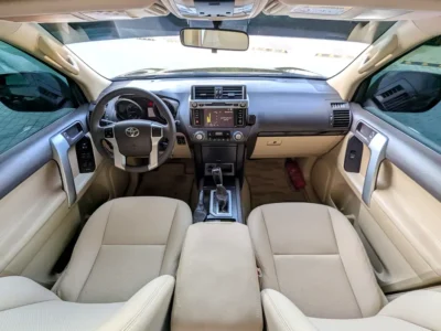 2015 TOYOTA PRADO GCC V4 2.7L Black Beige SUV IN EXCELLENT CONDITION