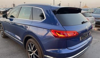 2019 Volkswagen Touareg 190TDI Premium 3.0-litre Turbo Diesel V6 Blue Black SUV