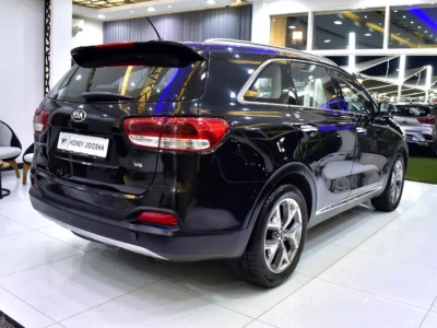2016 Kia Sorento DLX 6 Cylinders Petrol Engine Black Beige SUV AWD GCC Specs