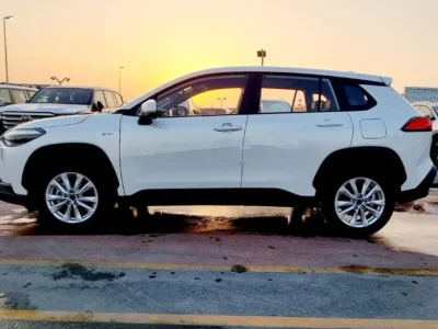 2024 TOYOTA COROLLA CROSS 2.0L HYBRID WITH RADAR 4 Cylinders White Black SUV