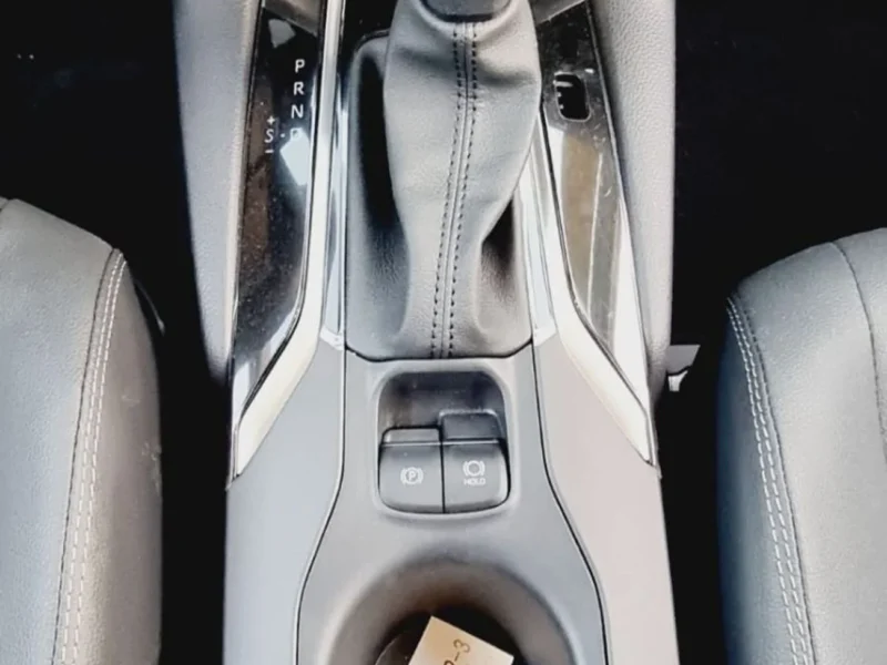 2024 TOYOTA COROLLA CROSS 2.0L HYBRID WITH RADAR 4 Cylinders White Black SUV