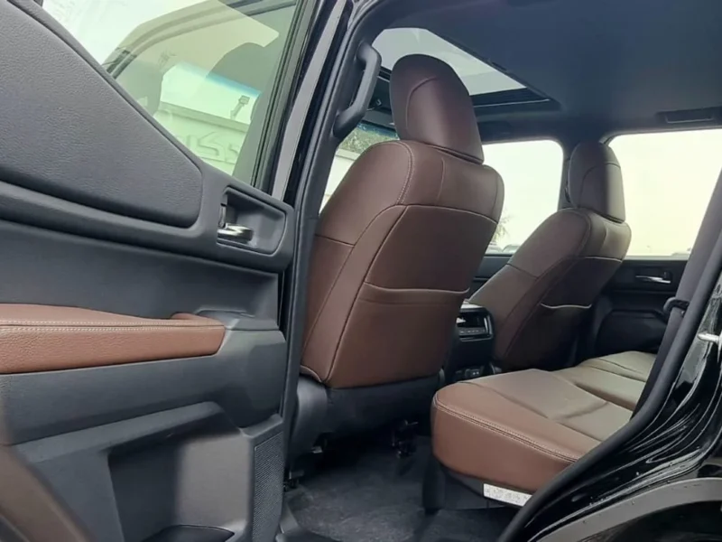 2025 TOYOTA PRADO 2.8L DIESEL LUXURY EDITION 4 Cylinder Engine Black Brown SUV