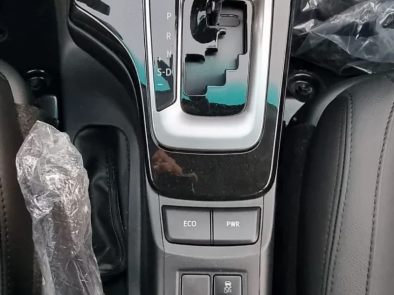 2025 TOYOTA FORTUNER 2.7L PETROL GR-KIT 4 Cylinders Engine White Black SUV GCC