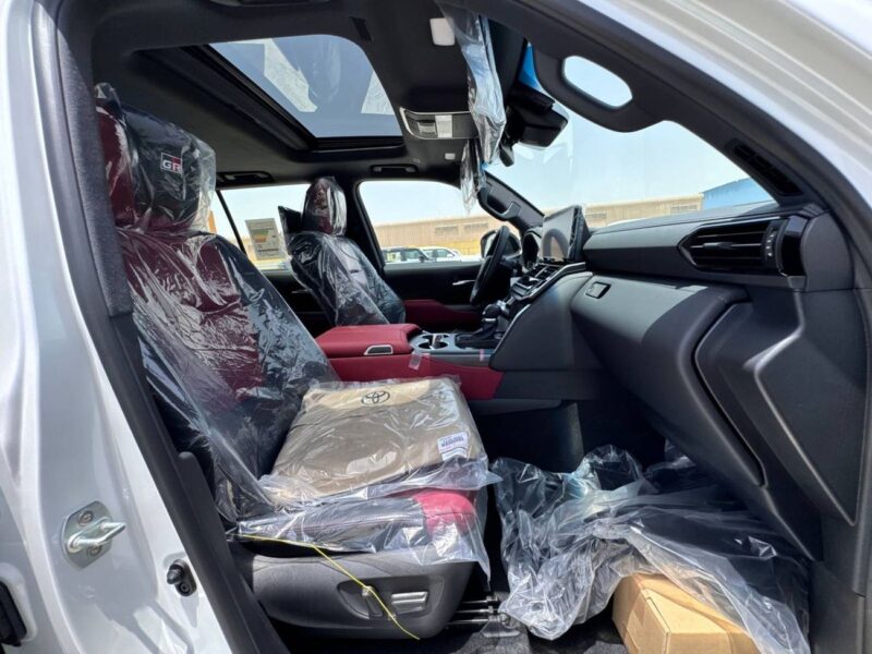 2025 TOYOTA LAND CRUISER GR-S 3.5L 6 Cylinders HYBRID White Red SUV