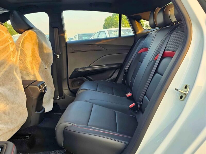 2025 MG 5 180DVVT LUXURY 1.5L 4 Cylinder PETROL Engine White Black Sedan GCC