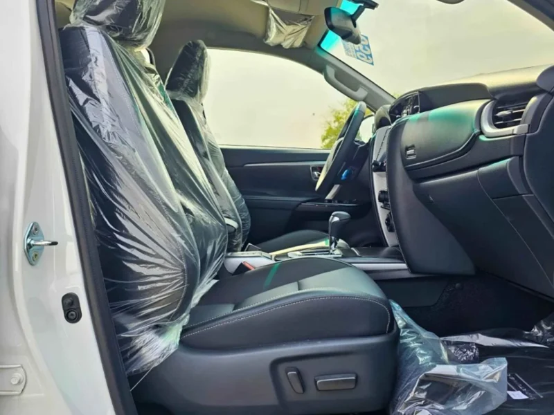 2025 Toyota Fortuner SR5 ADVENTURE 4.0L V6 PETROL White Black SUV GCC