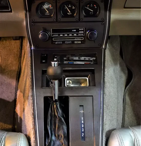 1982 Chevrolet Corvette Other 8 Cylinder Petrol Engine Gold Beige Coupe