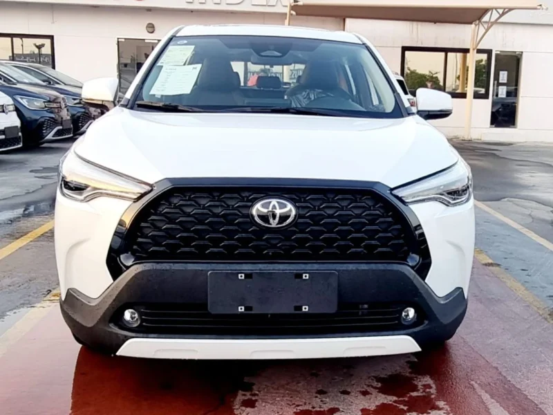 2024 TOYOTA COROLLA CROSS 2.0L HYBRID WITH RADAR 4 Cylinders White Black SUV