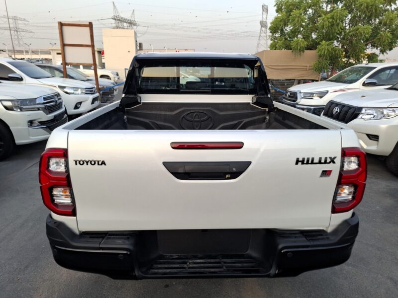 2025 Toyota Hilux GR Sport 4.0L V6 Engine AT White Black Truck Petrol