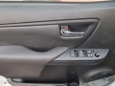 2025 TOYOTA FORTUNER 2.7L PETROL GR-KIT 4 Cylinders Engine White Black SUV GCC