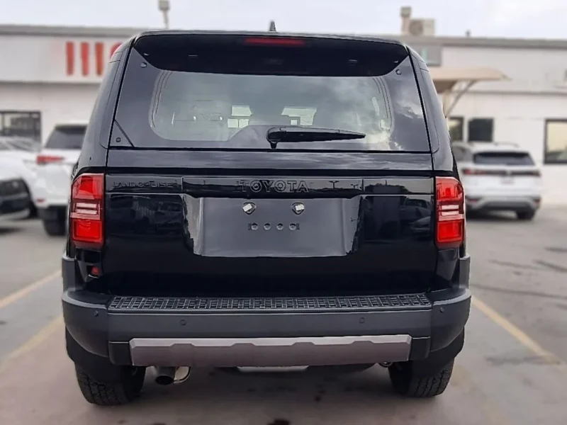 2025 TOYOTA PRADO 2.8L DIESEL LUXURY EDITION 4 Cylinder Engine Black Brown SUV