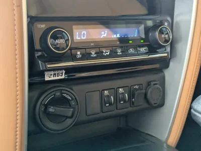 2020 TOYOTA FORTUNER VXR V6 4.0L GCC Specs White Brown SUV