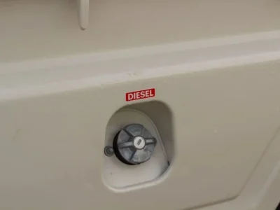 2025 TOYOTA LAND CRUISER PICK UP DOUBLE CABIN 2.8L DIESEL White Beige