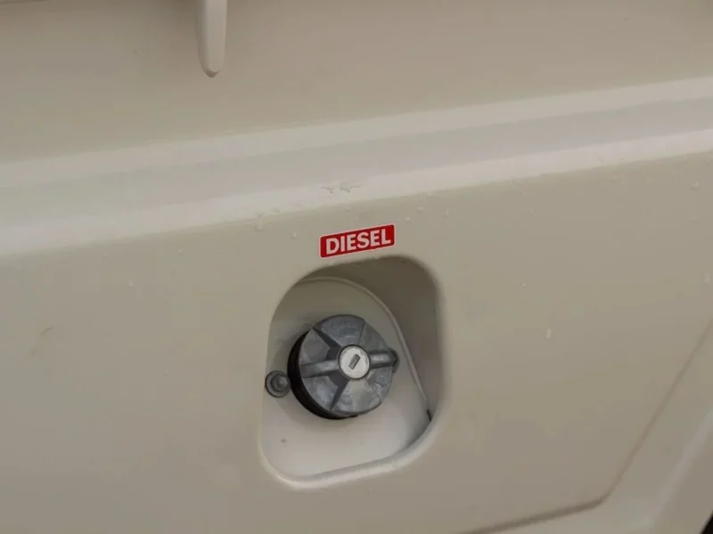 2025 TOYOTA LAND CRUISER PICK UP DOUBLE CABIN 2.8L DIESEL White Beige