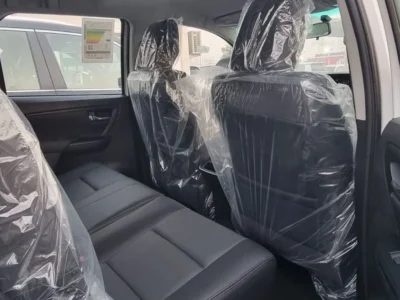 2025 TOYOTA FORTUNER 2.7L PETROL GR-KIT 4 Cylinders Engine White Black SUV GCC