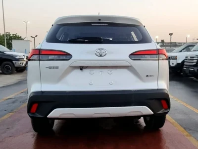 2024 TOYOTA COROLLA CROSS 2.0L HYBRID WITH RADAR 4 Cylinders White Black SUV