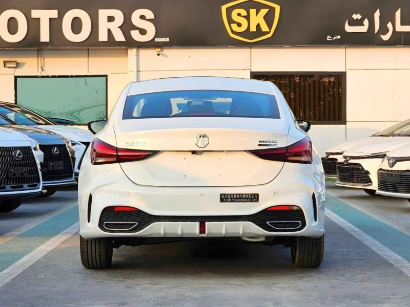 2025 MG 5 180DVVT LUXURY 1.5L 4 Cylinder PETROL Engine White Black Sedan GCC