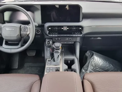 2025 TOYOTA PRADO 2.8L DIESEL LUXURY EDITION 4 Cylinder Engine Black Brown SUV