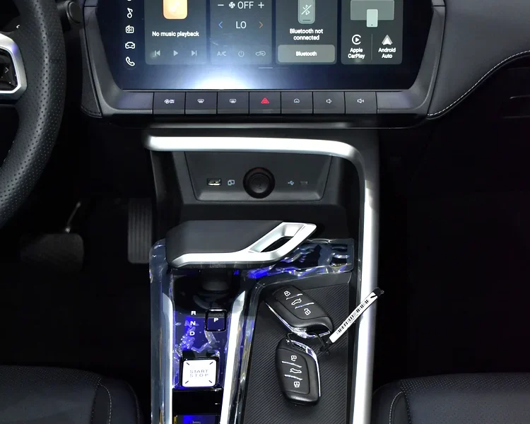 2026 MG ZS Luxury 4 Cylinder Petrol Engine Black Crossover GCC Specs