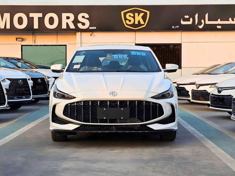 2025 MG 5 180DVVT LUXURY 1.5L 4 Cylinder PETROL Engine White Black Sedan GCC