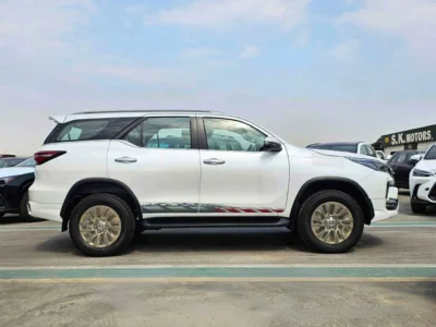 2025 Toyota Fortuner SR5 ADVENTURE 4.0L V6 PETROL White Black SUV GCC