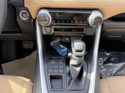 2025 Toyota RAV 4 XLE 2.5L 4 Cylinder Engine Black Beige SUV Petrol