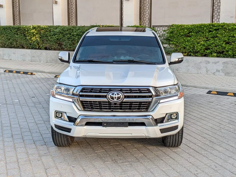 2008 Toyota Land Cruiser VXR TOP 8 Cylinders Petrol Engine White Red SUV