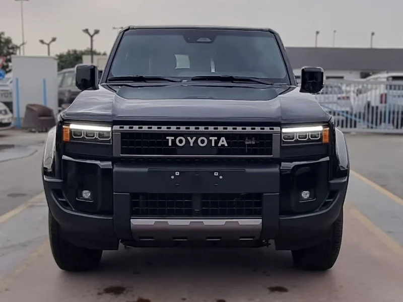 2025 TOYOTA PRADO 2.8L DIESEL LUXURY EDITION 4 Cylinder Engine Black Brown SUV