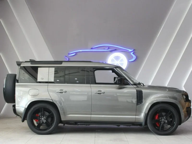 2022 Land Rover Defender P400 3.0L Inline-6 Turbo Engine Grey Black SUV