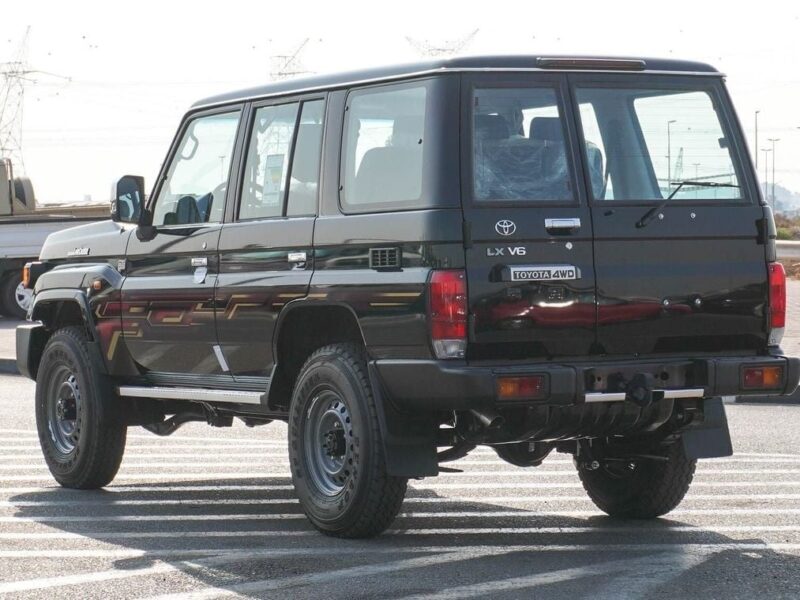 2025 Toyota Land Cruiser Hard Top 4.0L V6 Cylinder Engine AT Black Grey SUV