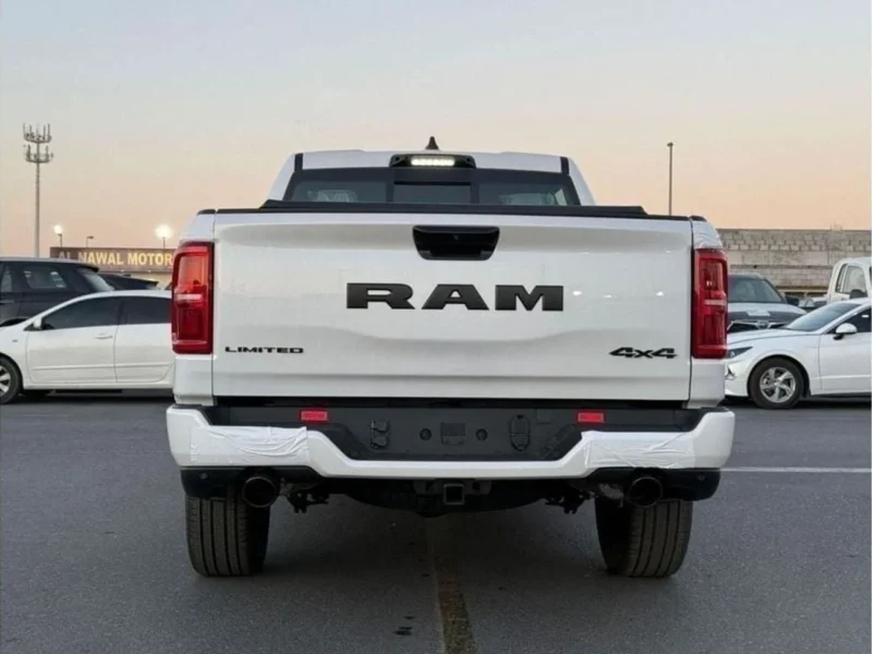2025 RAM 1500 LIMITED 3.0L 6 Cylinder TWIN TURBO ESS White Black