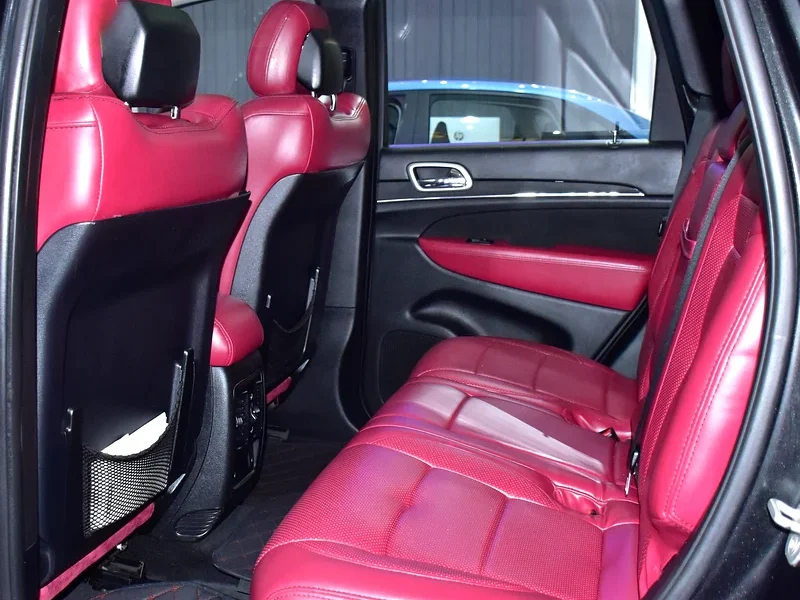 2012 Jeep Grand Cherokee Srt8 8 Cylinder Petrol Engine Black Red SUV GCC