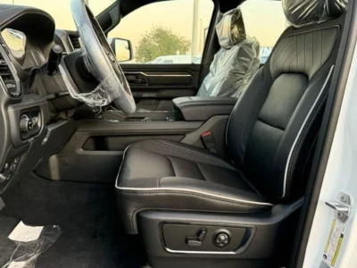 2025 RAM 1500 LIMITED 3.0L 6 Cylinder TWIN TURBO ESS White Black