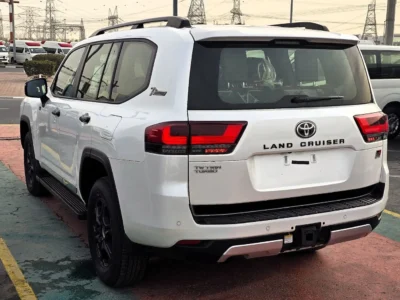 2022 Toyota Land Cruiser GR-S 3.3L 6 Cylinder Engine Diesel White Red SUV GCC