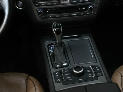 2016 Hyundai Genesis ROYAL 5.0 V8 Cylinders Engine Black Tan SUV AWD