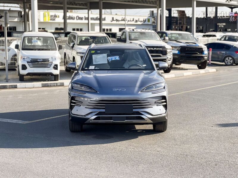2025 BYD Song Plus Luxury DM-i 1.5L 4 Cylinder Petrol Engine Grey White SUV