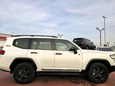 2022 Toyota Land Cruiser GR-S 3.3L 6 Cylinder Engine Diesel White Red SUV GCC