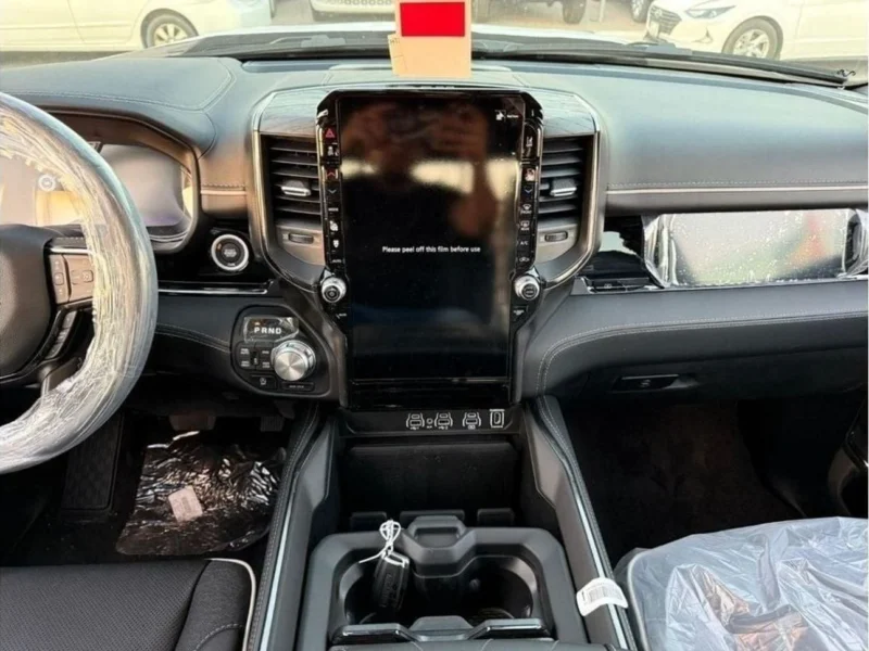 2025 RAM 1500 LIMITED 3.0L 6 Cylinder TWIN TURBO ESS White Black